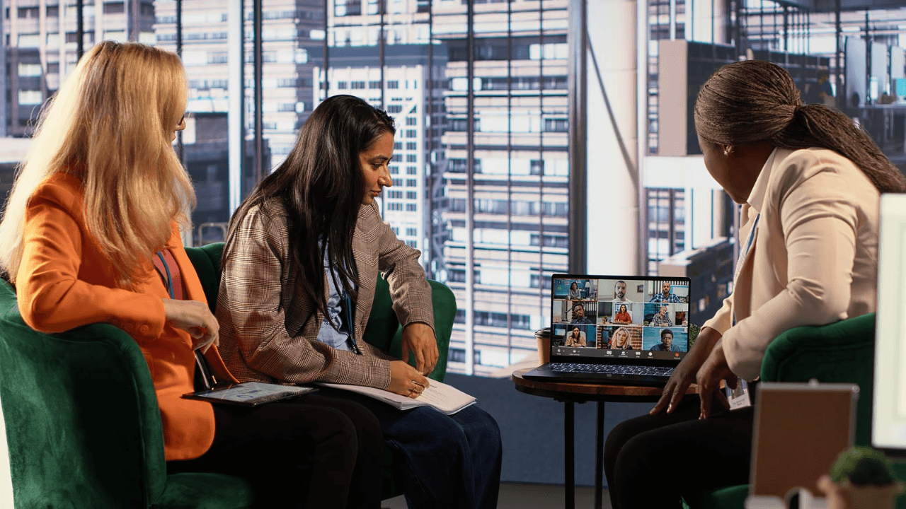 Staff Augmentation vs Outsourcing